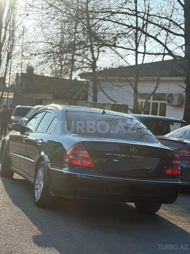 Mercedes E 220 d-8