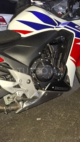 Honda CBR 400-6
