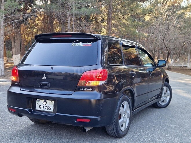 Mitsubishi Airtrek-8