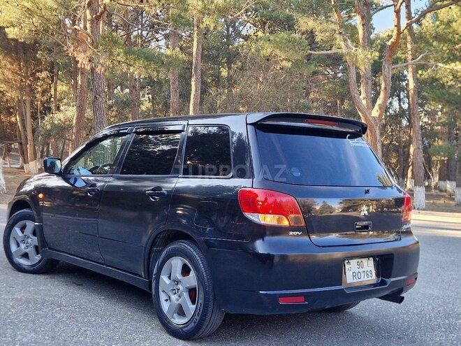 Mitsubishi Airtrek-13