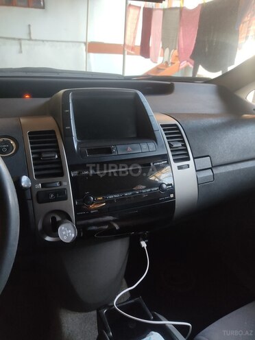 Toyota Prius 2006, 280,402 km - 1.5 л - Ucar
