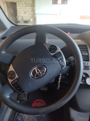 Toyota Prius 2006, 280,402 km - 1.5 л - Ucar