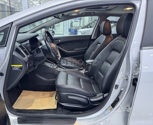 Kia Forte-11