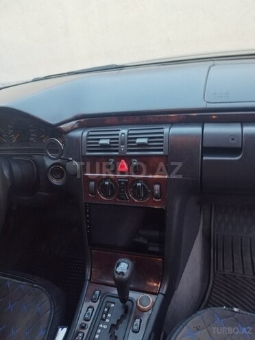 Mercedes E 230 1997, 52,000 km - 2.3 l - Gəncə