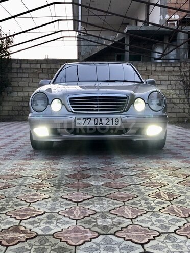 Mercedes E 320 2000, 498,000 km - 3.2 l - Horadiz