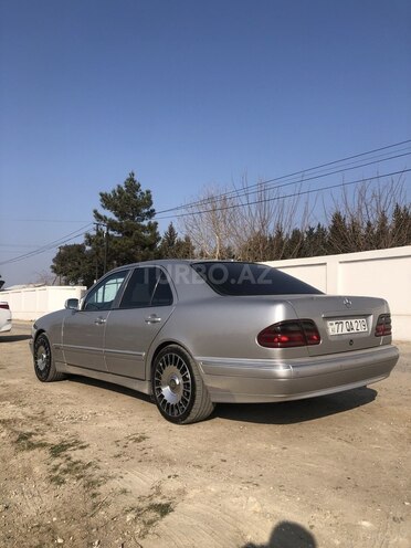 Mercedes E 320 2000, 498,000 km - 3.2 l - Horadiz
