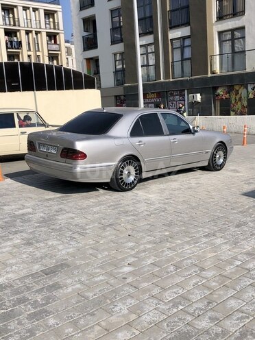 Mercedes E 320 2000, 498,000 km - 3.2 l - Horadiz