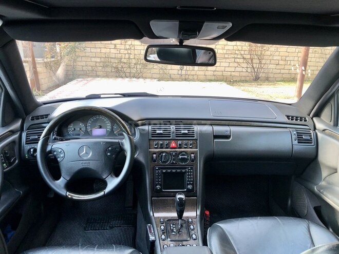 Mercedes E 320 2000, 498,000 km - 3.2 l - Horadiz