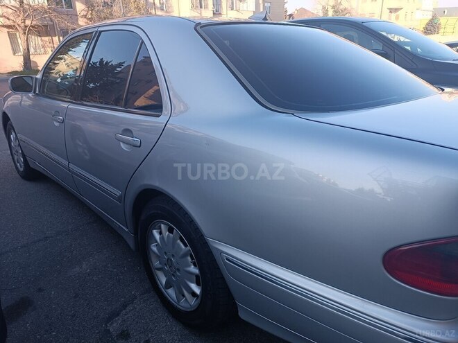 Mercedes E 270 2001, 373,000 km - 2.7 l - Bakı