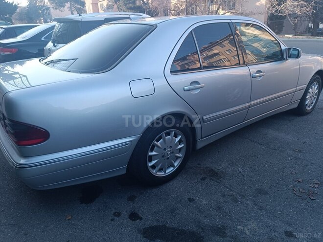 Mercedes E 270 2001, 373,000 km - 2.7 l - Bakı