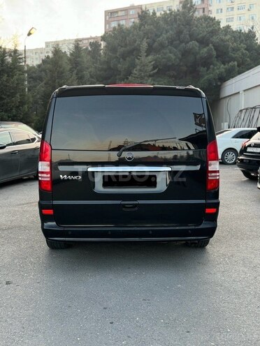Mercedes Viano-7