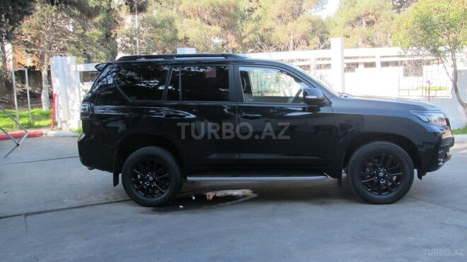 Toyota Land Cruiser Prado-5