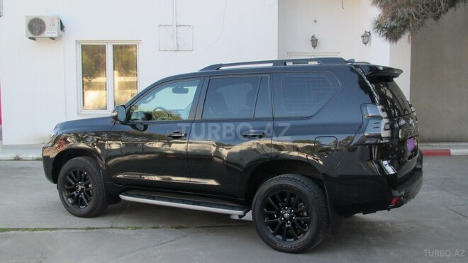 Toyota Land Cruiser Prado-4