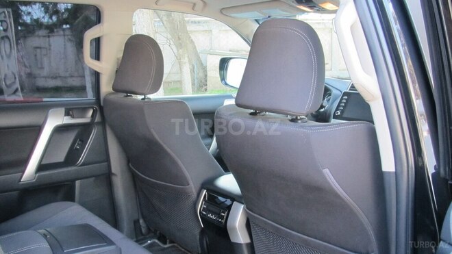 Toyota Land Cruiser Prado-16