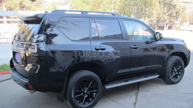 Toyota Land Cruiser Prado-11