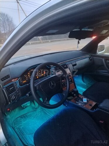 Mercedes E 220 d 1996, 758,900 km - 2.2 l - Masallı