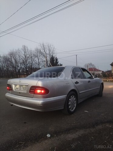 Mercedes E 220 d 1996, 758,900 km - 2.2 l - Masallı