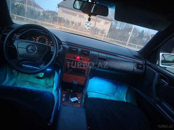 Mercedes E 220 d 1996, 758,900 km - 2.2 l - Masallı