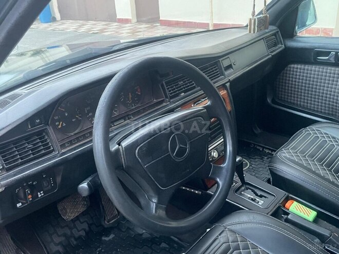 Mercedes 190 1993, 300,000 km - 2.0 l - Sumqayıt