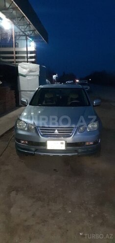 Mitsubishi Airtrek-1