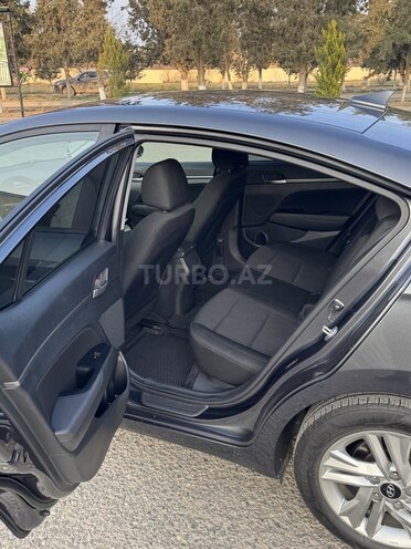 Hyundai Elantra 2019, 90,700 km - 2.0 l - Bakı