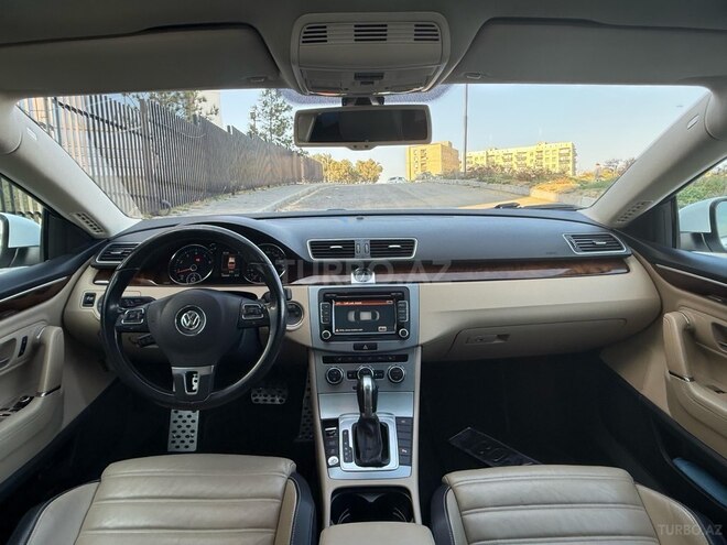 Volkswagen Passat CC-10
