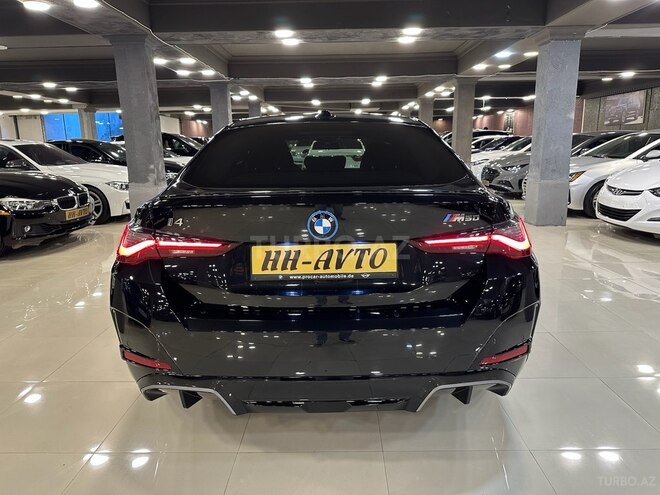 BMW i4-8