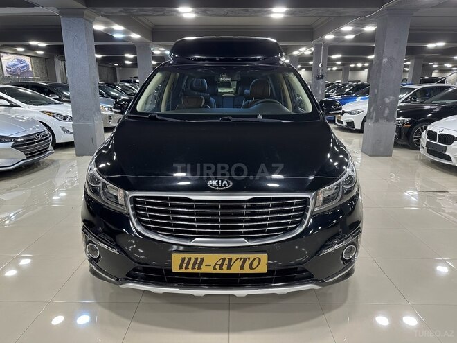 Kia Carnival-1