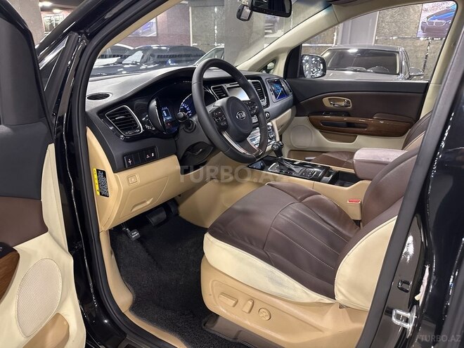 Kia Carnival-8