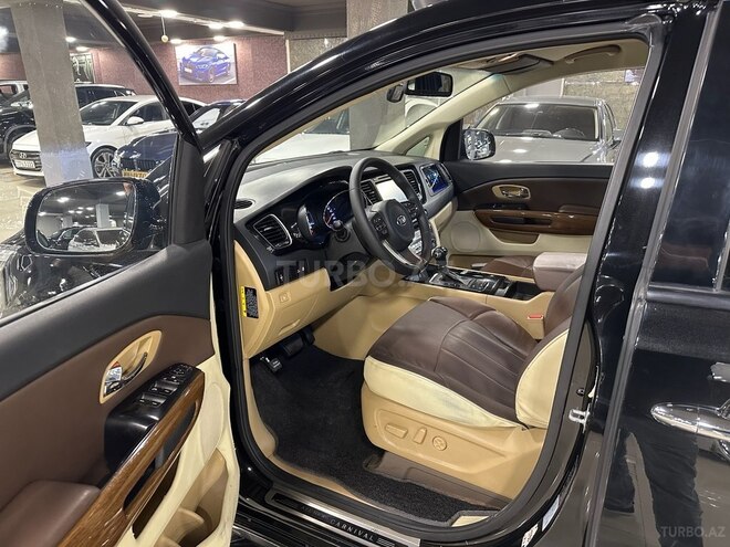 Kia Carnival-7