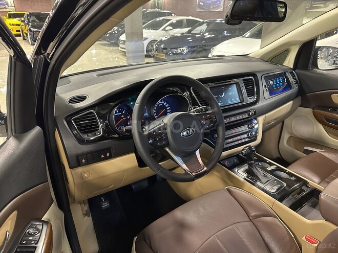 Kia Carnival-9