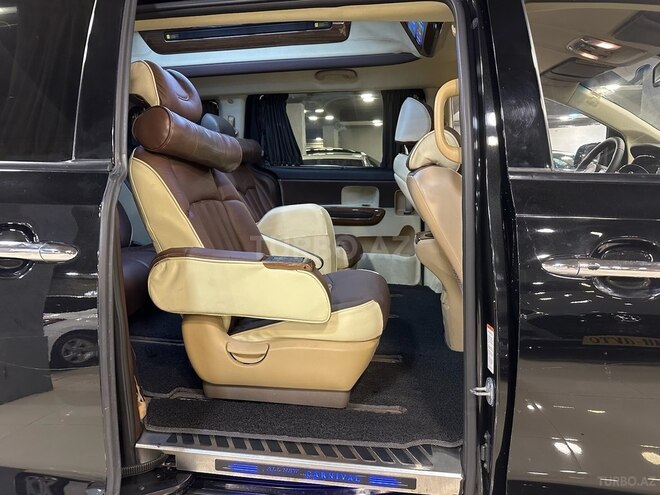 Kia Carnival-11