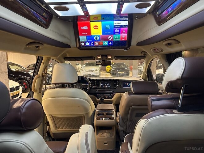 Kia Carnival-14