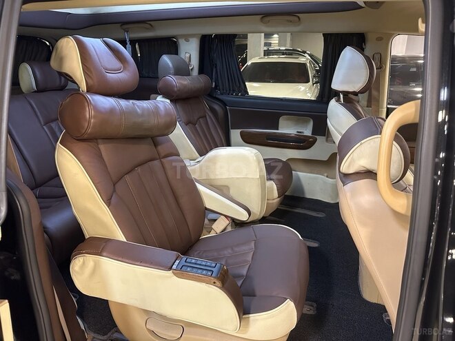 Kia Carnival-12