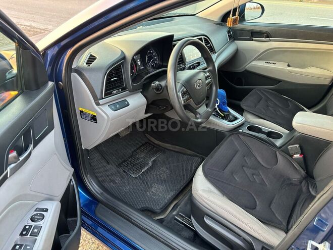 Hyundai Elantra 2017, 218,066 km - 2.0 l - Ucar