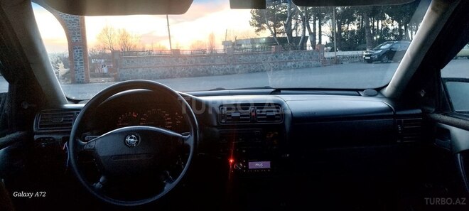 Opel Vectra 1995, 385,000 km - 1.8 л - Qax