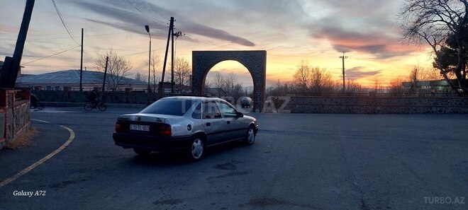 Opel Vectra 1995, 385,000 km - 1.8 л - Qax