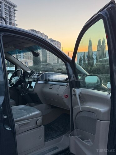 Mercedes Viano-11