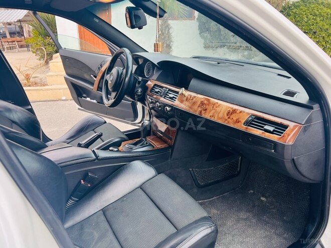 BMW 525 2006, 295,000 km - 2.5 l - Yevlax