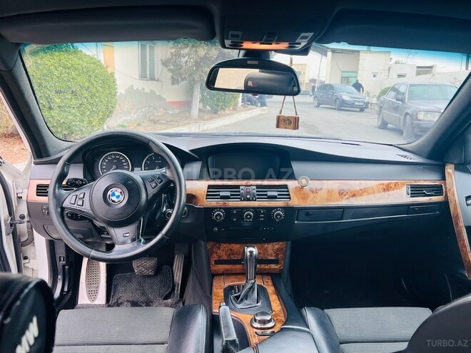 BMW 525 2006, 295,000 km - 2.5 l - Yevlax