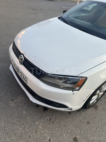 Volkswagen Jetta-2