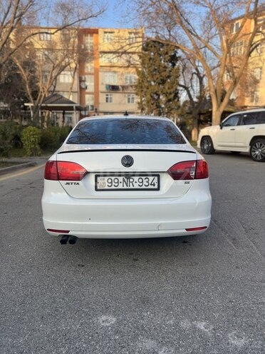 Volkswagen Jetta-5