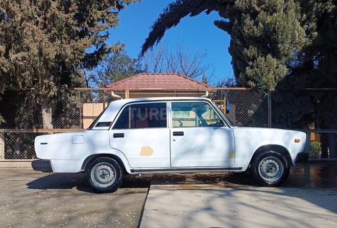LADA (VAZ) 2107 2002, 86,786 km - 1.6 l - Salyan