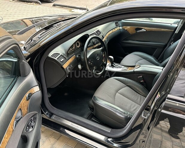 Mercedes E 240 2007, 288,000 km - 2.6 l - Bakı