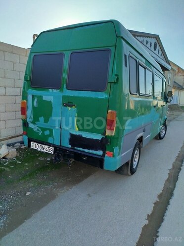 Mercedes 208 D 1994, 300,000 km - 2.5 л - Salyan