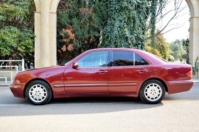 Mercedes E 270 2000, 284,000 km - 2.7 л - Ağstafa