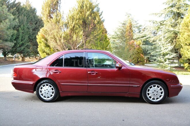 Mercedes E 270 2000, 284,000 km - 2.7 л - Ağstafa