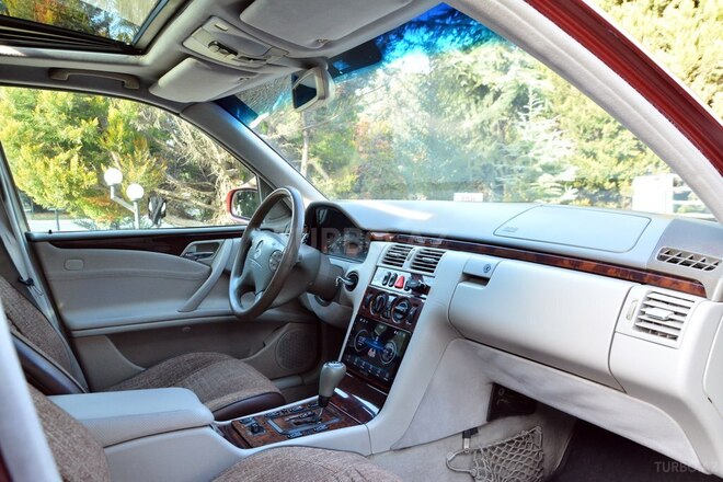 Mercedes E 270 2000, 284,000 km - 2.7 л - Ağstafa