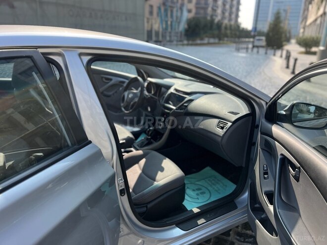 Hyundai Elantra 2015, 164,333 km - 1.8 l - Bakı