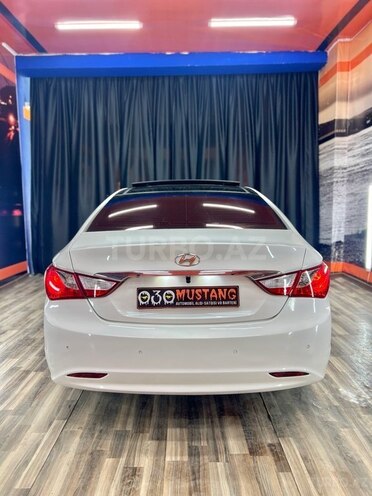 Hyundai Sonata-10
